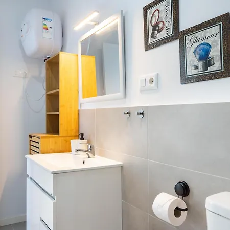 Ek Rodelas Poris Apartamento
