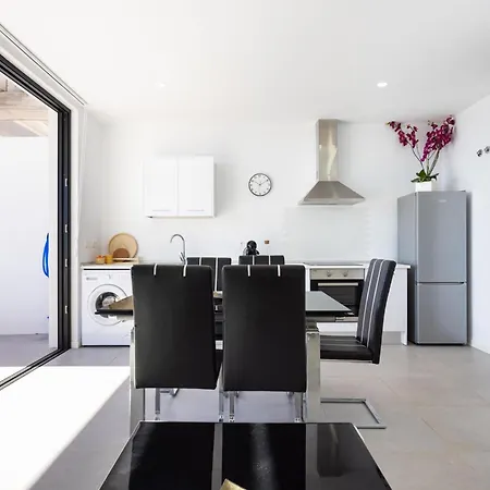 Apartment Ek Rodelas Poris *